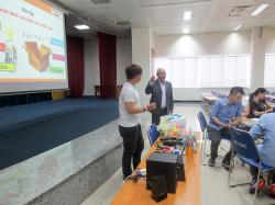 Tư duy đổi mới vượt giới hạn trong phục vụ khách hàng - Jetstar (04.05.2016)